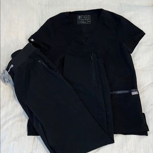 Figs women’s black scrub set
